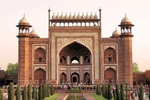 Private Sunrise Taj Mahal Tour by AC Car from Delhi- All Inclusive