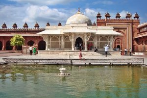 Taj Mahal Agra Day Tour with Fatehpur Sikri From Delhi by AC Car -All Inclusive