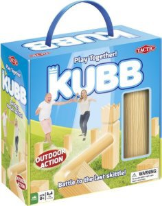 Tactic jeu de lancer Kubb Kubb dans une boîte en carton