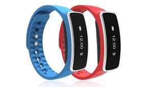 Q754 Bluetooth Smartwatch - Red or Blue