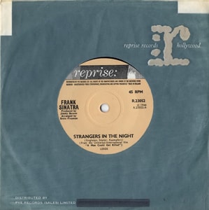 Frank Sinatra Strangers In The Night - solid 1966 UK 7 vinyl R.23052
