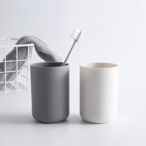 Shein 1pc solid color toothbrush cup