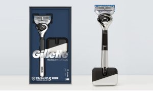 Gillette Fusion5 Proglide Chrome Razor and Stand Gift Pack