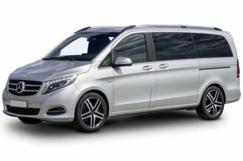 Private Arrival Transfer: London Heathrow to Gatwick Airport for Up to 7 Passengers
