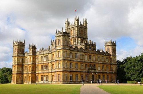 Transfer from Southampton to London via Highclere Castle and Downton Abbey