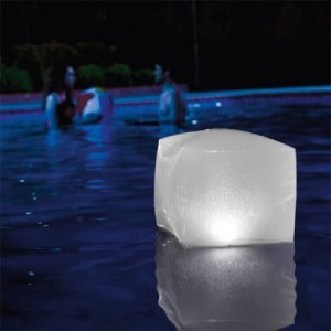 Uppblåsbar LED-kub för pool Intex
