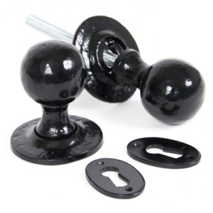 Traditional Blacksmith Round Knob Set