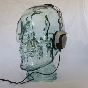 AMP3 Luxury Glass Skull Headphones Stand Colour CLEAR