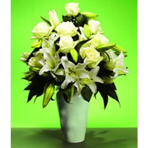 Post-a-rose White rose & lily bouquet