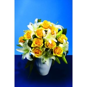 Post-a-rose Yellow rose & lily bouquet