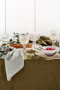 Hampton Linen Table Cloth - Moss
