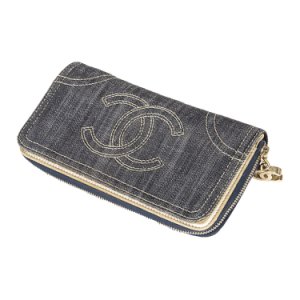 Chanel Vintage Rare vintage zip around logo wallet